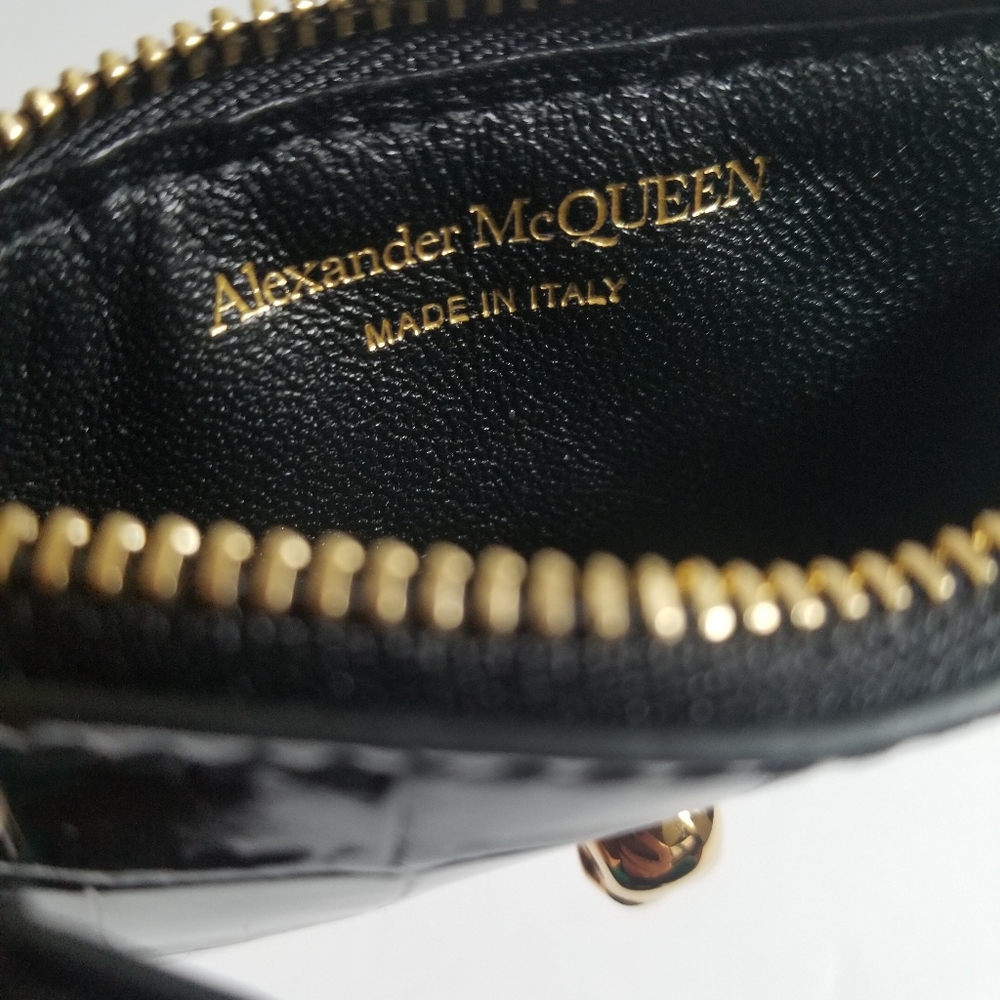 Alexander McQueen Croc-Embossed Leather Skull Card Holder Black Gold - Picture 7 of 8